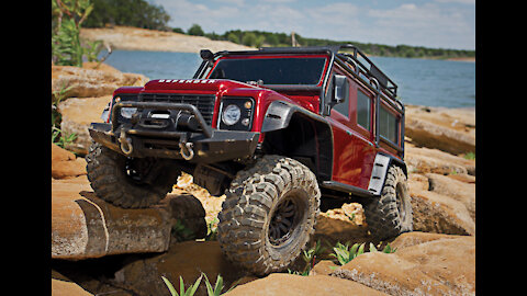 Traxxas TRX-4 Defender rock crawl with shok oil removed