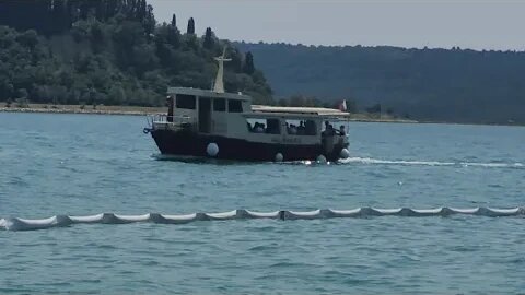 Slowenischer Adria-Hafen Portoroz mit Marschmusik / Slovenian harbor and beach with marching music