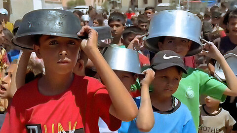 "Daily Struggle for Food in Gaza: Overcoming Hunger in a War-Torn Zone"