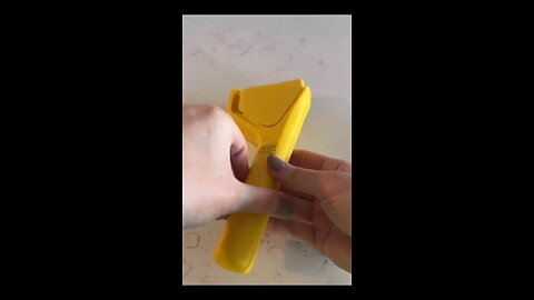 Flat Manual Lemon Squeezer