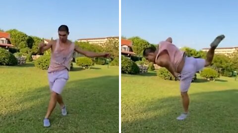 Dude shows off his mind-blowing acrobatic moves
