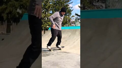 Joe Meck nursing the bum ankle back to health at Lititz #skatepark #skateboarding #skate #skateboard