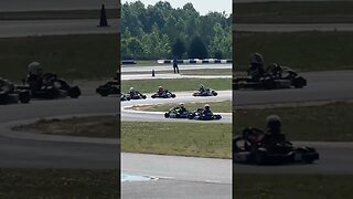 Mariokarting from 9th to 5th in a couple laps… eye on P1 #gokart #racing
