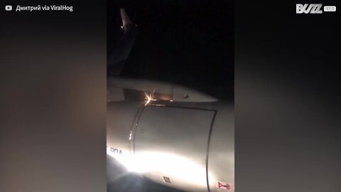 Panico a bordo: un motore in fiamme durante il volo