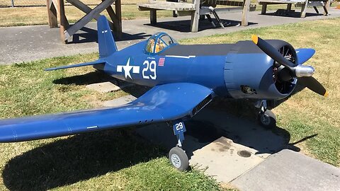 Giant Scale Top Flite F4U Corsair & Top Flite P-47 Razorback WWII Warbird Formation Flying