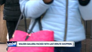 Walden Galleria full of last-minute holiday shoppers