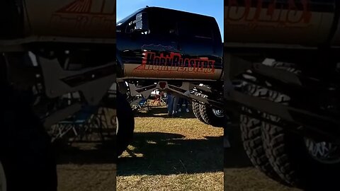 Monster Dually😎💪#carshow #sub #shorts #truck #auto #ford #dually #lifted #liftedtrucks #truckshow