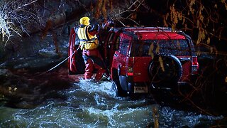 Crews rescue car from river in Akron