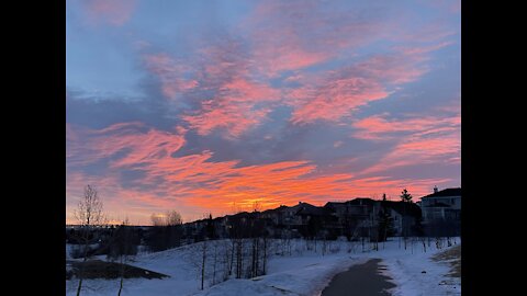 Happy 1st of March! ❤️ Beautiful sunrise today from Calgary.