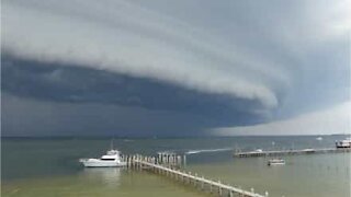 Un orage effrayant s'est formé menaçant la côte de Floride