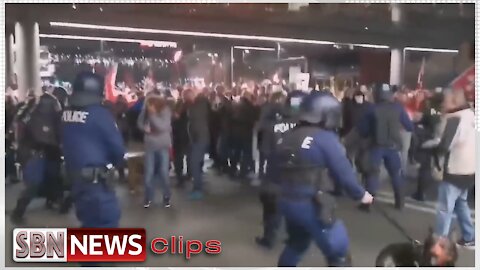 Switzerland Protesters Clash With "Guess Who" - 4523