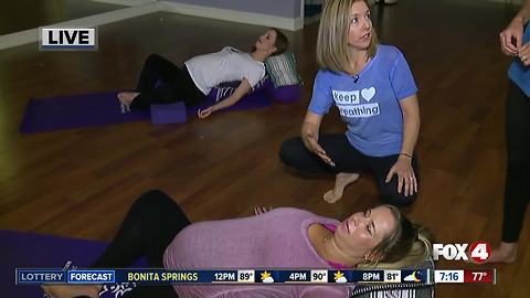 Prenatal yoga helps moms-to-be prepare for labor - 7am live report