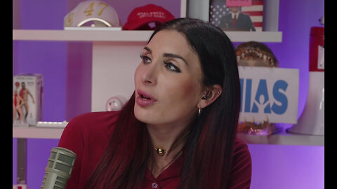 Laura Loomer Calls Out LAZY REPORTERS Covering Migrant Crisis