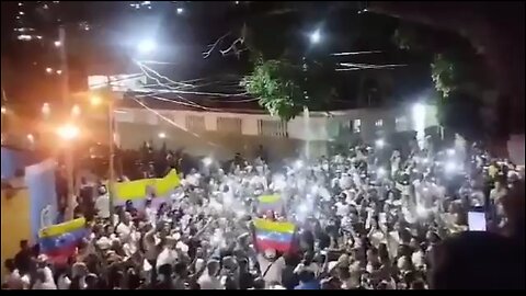 Venezuelan people are trying to end 25 years of Communism, they demand all votes to be counted