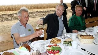 Vladimir Putin & Pelmeni!