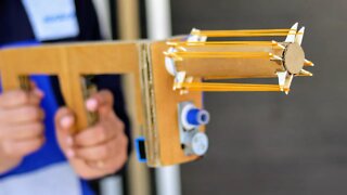 How To Make A MACHINE GUN From Cardboard!