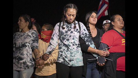 Honolulu police arrest wind-farm protesters in Kalaeloa and Kahuku