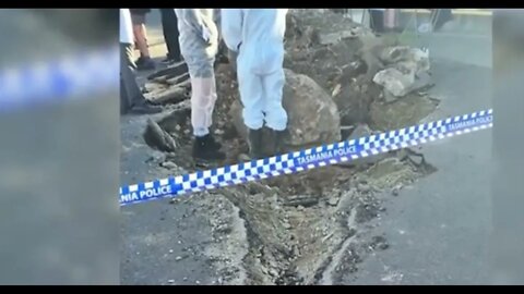Tasmania: Fake meteorite crater near the school and images of a giant meteorite caused a panic