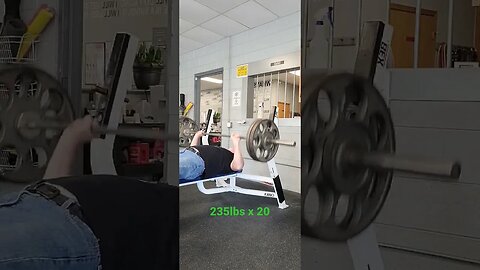 235lbs x 20 reps, Crazy 🤪 old man