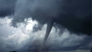 Scary funnel cloud forms in Mexico