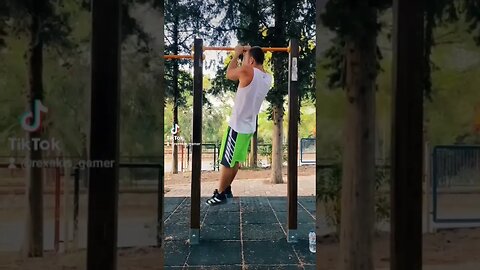 HOW TO DO YOUR FIRST MUSCLE UP?