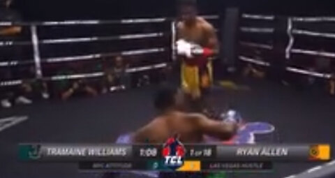 Scary Moment: Boxer freezes and collapses in the middle of the ring mid fight