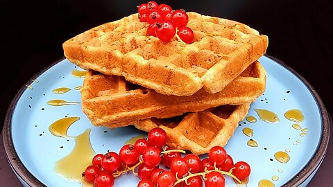 Take oats and 1 banana and make this tasty waffles recipe! Without flour, without sugar!