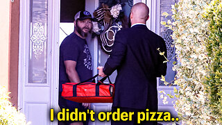 Door to Door Pizza Salesman 👔🍕