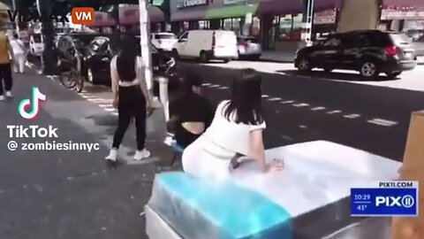 Little Kids In New York City Now Have To Walk Past Hookers On Mattresses On The Way To School