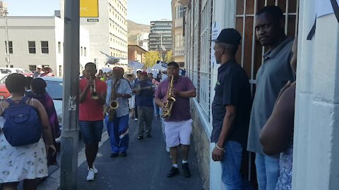 SOUTH AFRICA - Cape Town - District Six walk of remembrance (Video) (ARQ)