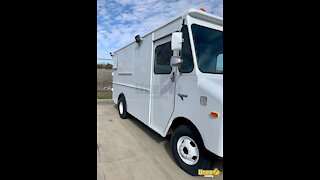 25' Chevrolet P30 Step Food Truck | 2019 Commercial Mobile Kitchen for Sale in Texas