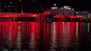 Breaking: Car drove off a Green Bay bridge into the Fox River