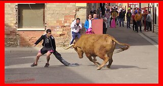 LUCENI ( ZARAGOZA ) TARDE VACAS CALLE ( DOMINGO 30 ABRIL 2023 ) GANAD.ARRIAZU