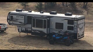 2018 Raptor 353TS Toy-hauler and/or 2 bedroom w/bath