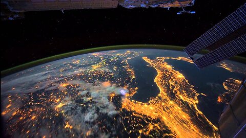 All Alone in the Night - Time-lapse footage of the Earth as seen from the ISS-Must watch