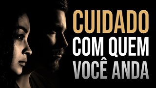 CUIDADO COM OS TAPINHAS NAS COSTAS VIDEO PARA BLINDAR A MENTE | Vídeo Impactante! (Motivação)