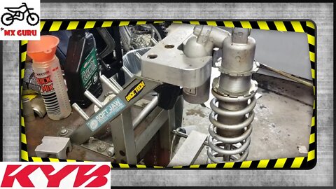 Repairing / Servicing a YZ 125 KYB Shock | Start To Finish | 2001 Yamaha YZ125