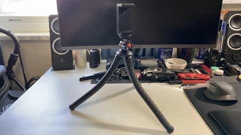 Best Flexible Mini Tripod: GooFoto Tripod