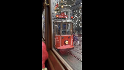 Aairah & Coco - istiklal street Turkiye