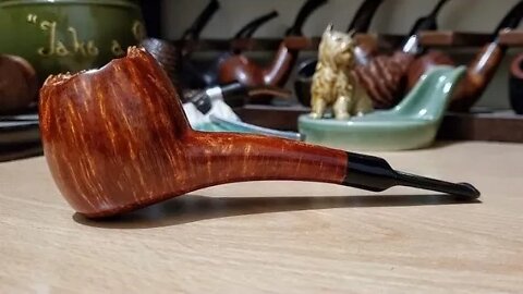 LCS Briars pipe 605 Hawkbill style with plateau