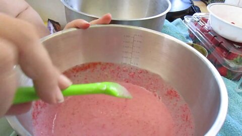 Homemade Strawberry Ice Cream--No Ice Cream Machine