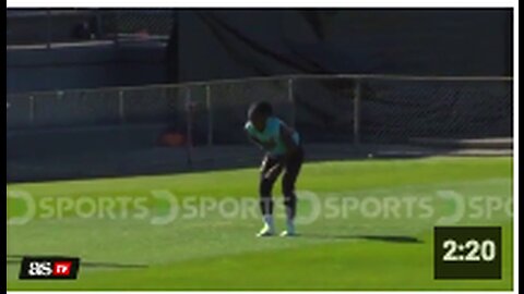 Colombia’s Linda Caicedo grabs chest, falls to the ground during practice