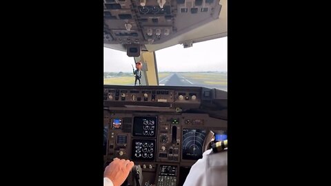 TRUMP❤️🛫👨‍✈️INSIDE TRUMP FORCE ONE COCKPIT💙READY FOR TAKE OFF🇺🇸🛫⭐️