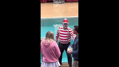 Fun vibes with funny mime