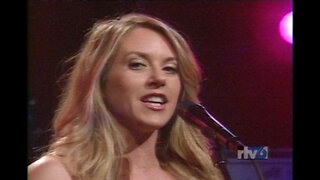 August 14, 2002 - Liz Phair Asks 'Why Can't I' on Morning Show