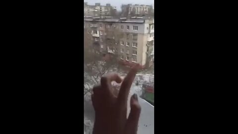 🇺🇦GraphicWar🔥Life in Mariupol Video From Girl Filmed Russian Evil Artillery Zone Ukraine CCSubtitles