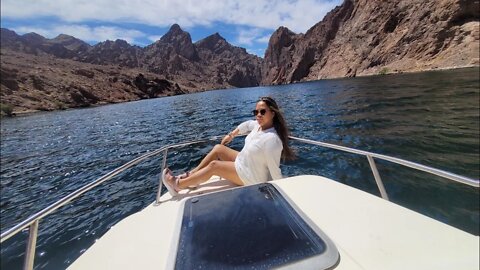 BOATING IN WILLOW BEACH ,LAKE MOHAVE ARIZONA