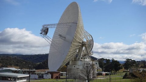 Canberra Deep Space Tracking Dish DSS43 at Full Tilt