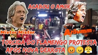 Flamengo desembarca no Rio de Janeiro com segurança reforçada e protesto de torcida😱😱😱