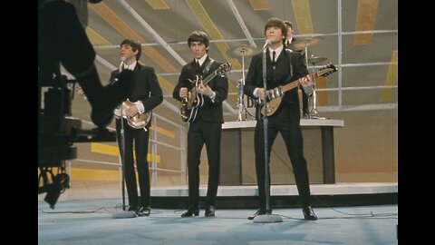 (HD ReMix) I Want To Hold Your Hand - The Beatles (The Ed Sullivan Show 1964)